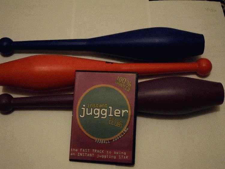 Juggling Clubs x 3 - one piece with DVD