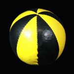 Juggling Balls - SINGLE star juggling ball black and yellow